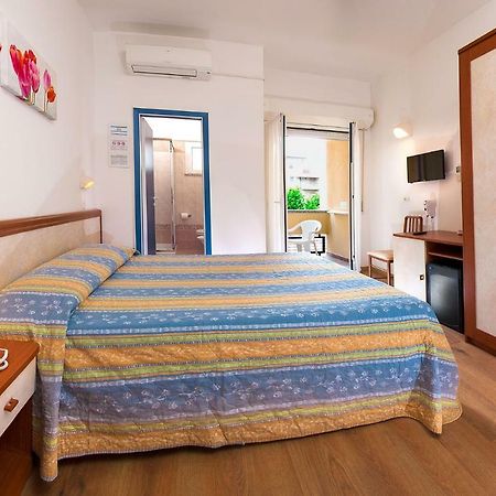 Hotel Alba Serena Misano Adriatico Eksteriør billede
