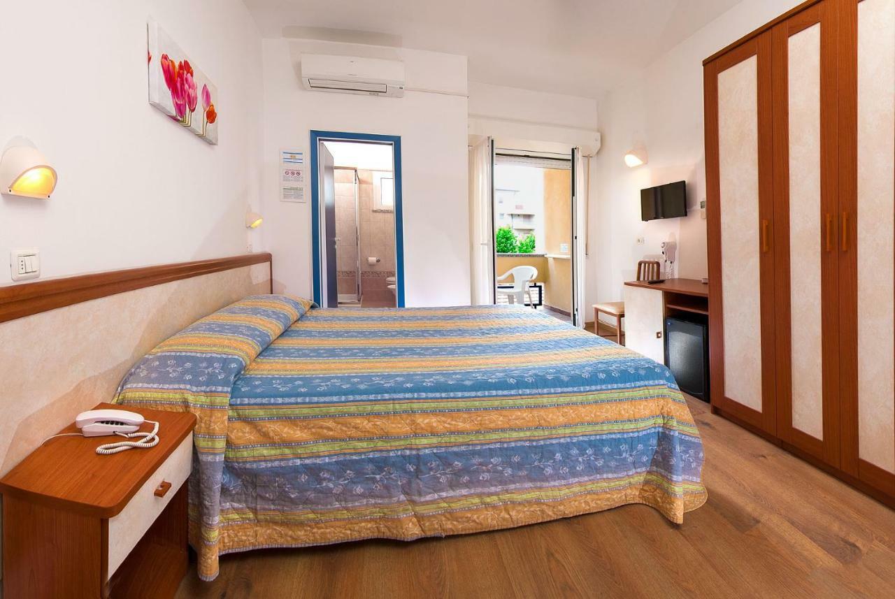 Hotel Alba Serena Misano Adriatico Eksteriør billede