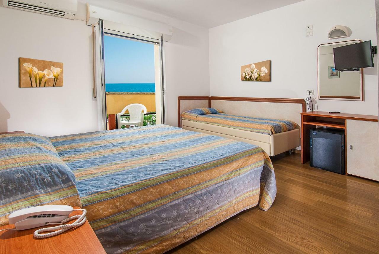 Hotel Alba Serena Misano Adriatico Eksteriør billede